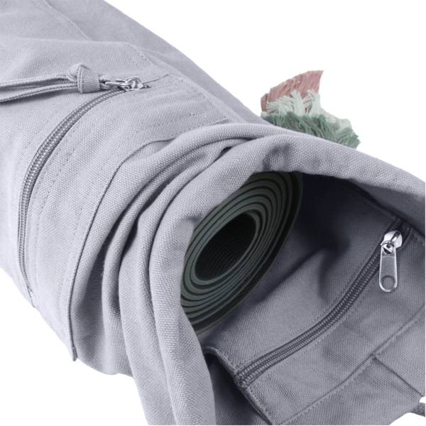 Yogatasche-Ying-Yang-seitlich-liegend-offen-mit Yogamatte